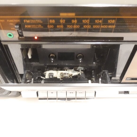 Vintage Sony CFS-1000 Stereo Cassette Recorder AM/FM Radio Boombox - Picture 12 of 14